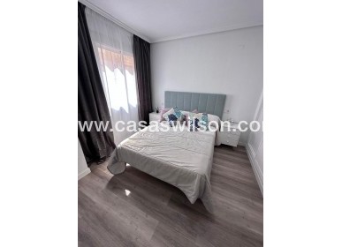 Sale - Apartment - Torrevieja - Centro - Muelle Pesquero