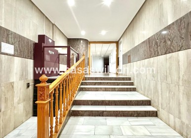 Sale - Apartment - Torrevieja - Centro