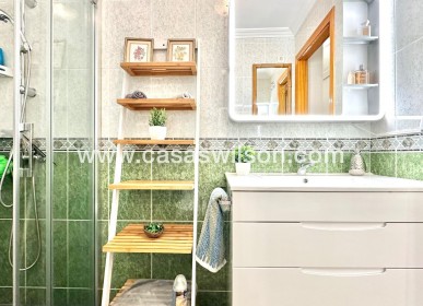 Sale - Apartment - Torrevieja - Centro