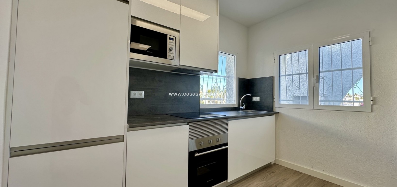 Sale - Bungalow - Orihuela Costa - Costa Blanca