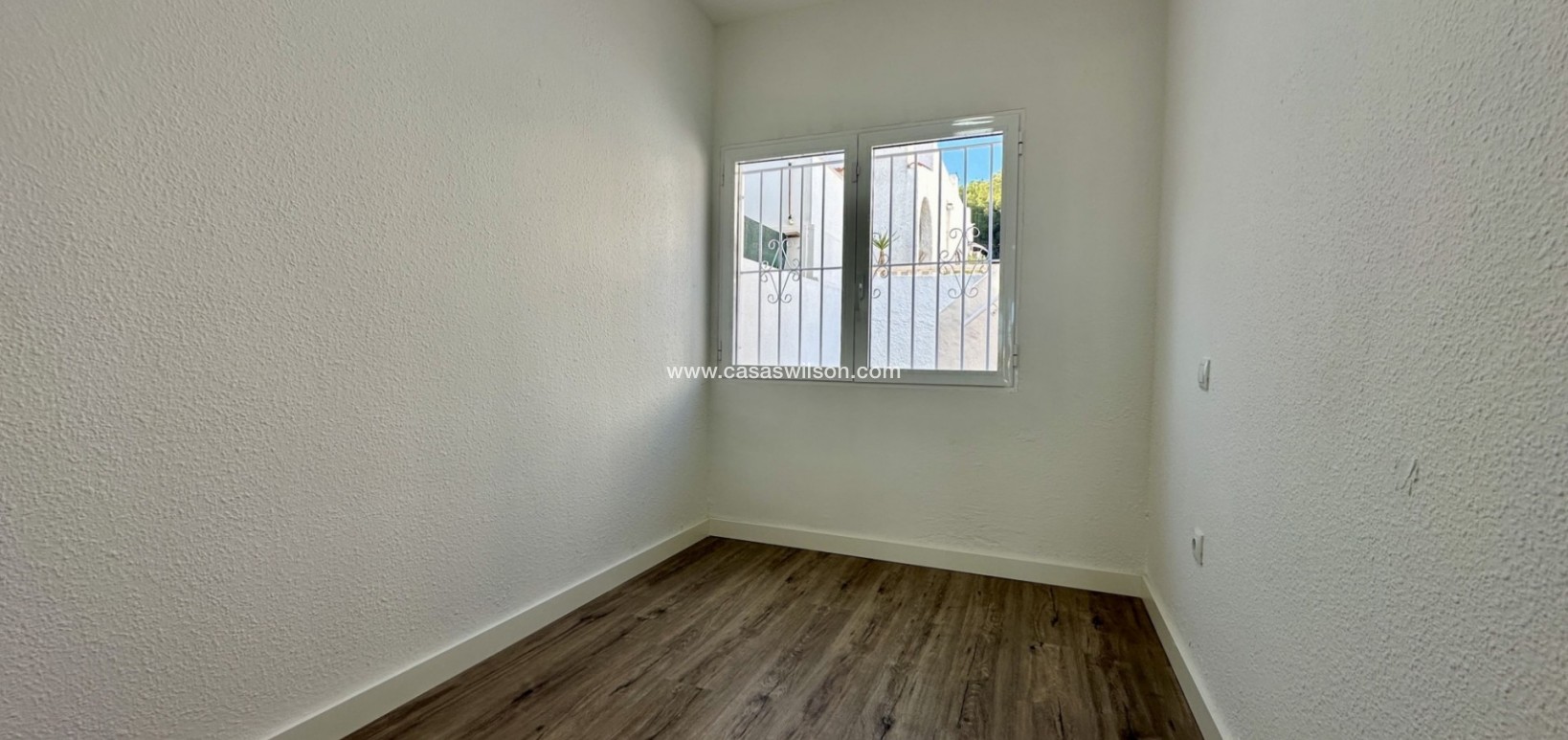 Sale - Bungalow - Orihuela Costa - Costa Blanca