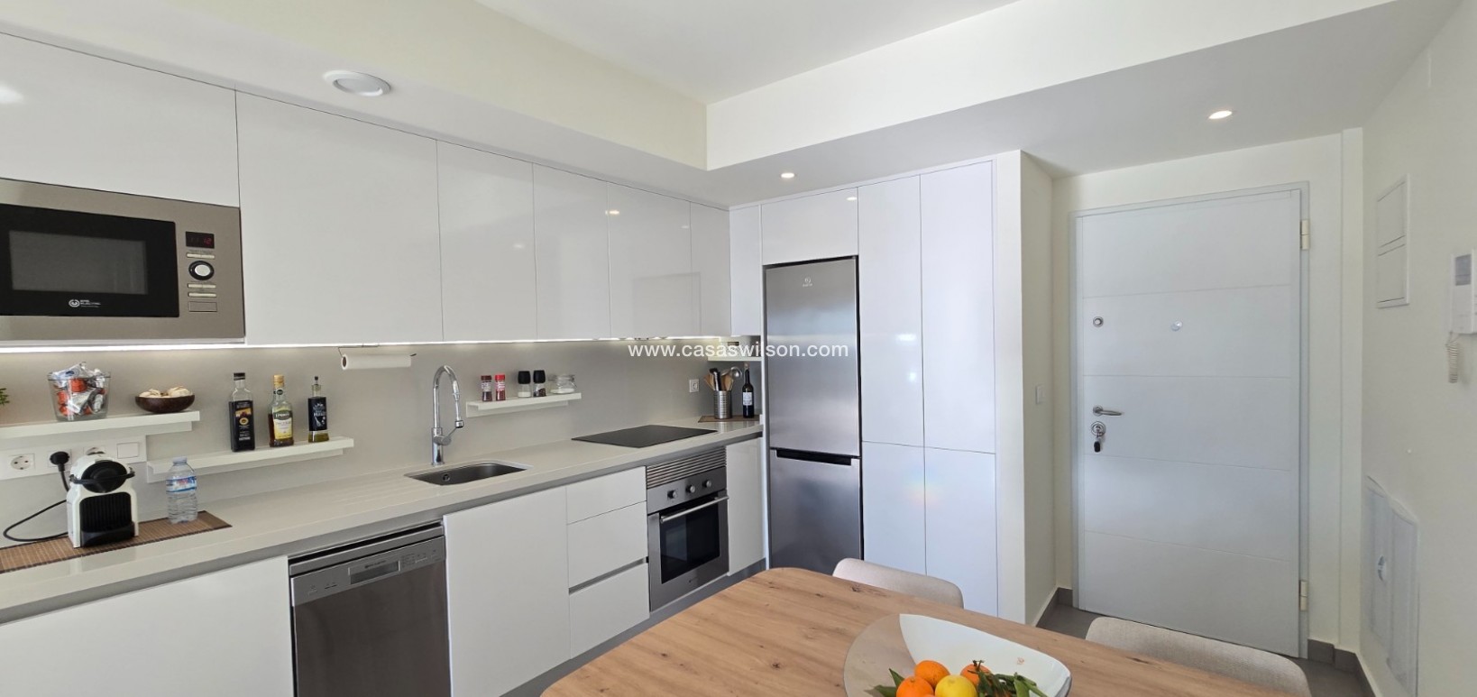 Sale - Apartment / Flat * - Orihuela Costa - Villamartín *