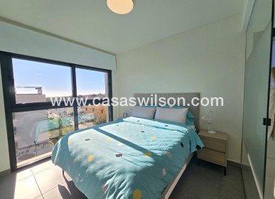 Sale - Apartment / Flat * - Orihuela Costa - Villamartín *
