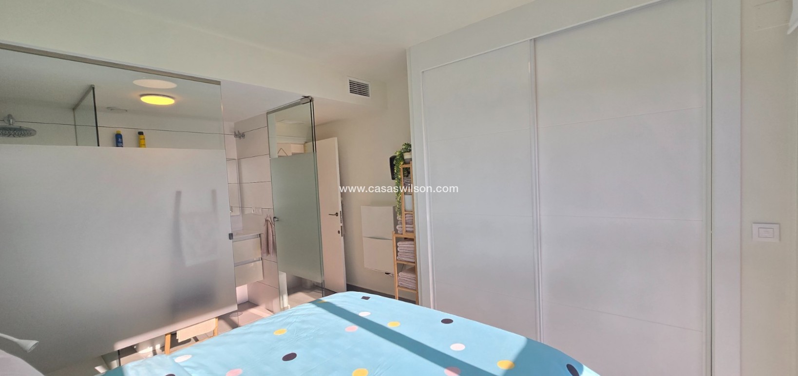 Sale - Apartment / Flat * - Orihuela Costa - Villamartín *