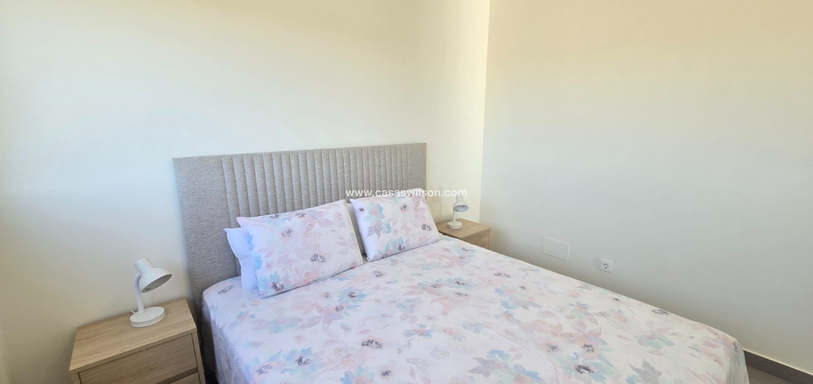 Sale - Apartment / Flat * - Orihuela Costa - Villamartín *