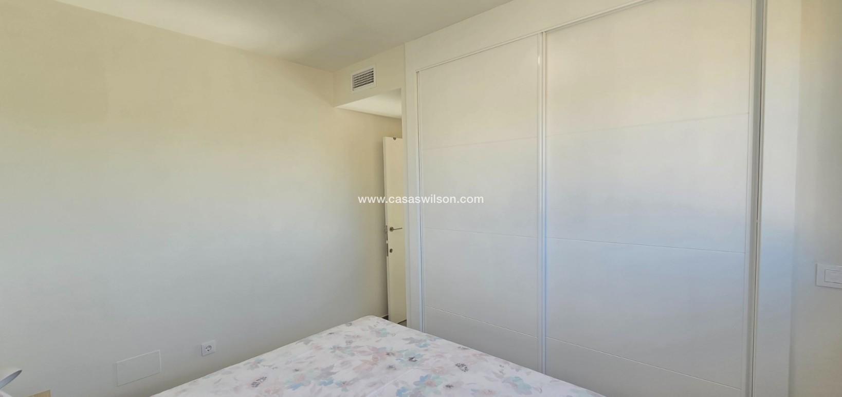 Sale - Apartment / Flat * - Orihuela Costa - Villamartín *