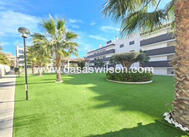 Sale - Apartment / Flat * - Orihuela Costa - Villamartín *