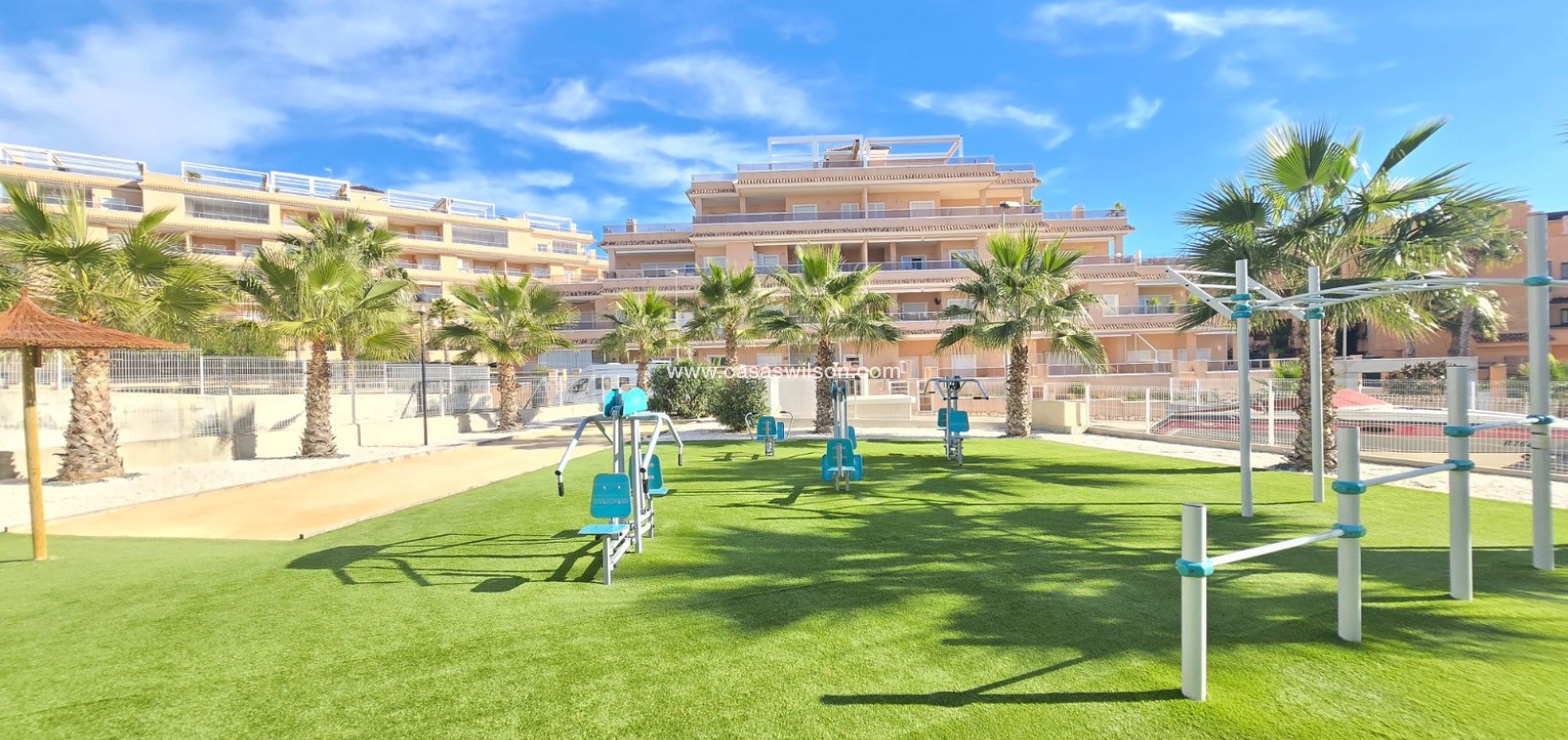 Sale - Apartment / Flat * - Orihuela Costa - Villamartín *