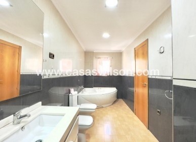 Sale - Apartment - Torrevieja - Centro