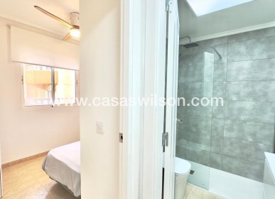 Sale - Apartment - Torrevieja - Centro