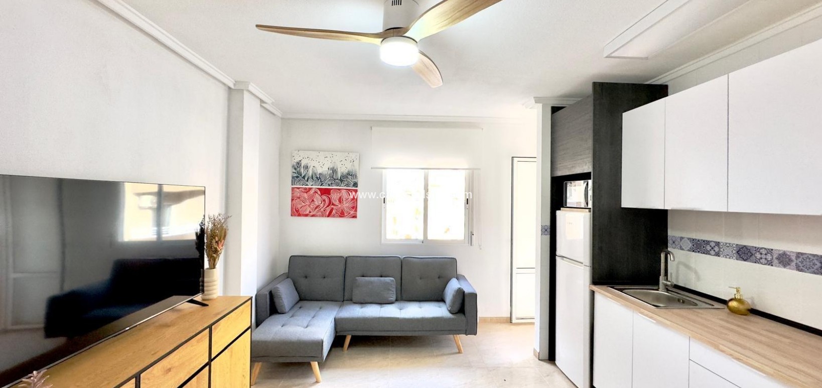 Sale - Apartment - Torrevieja - Centro