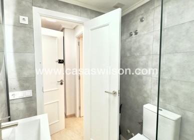 Sale - Apartment - Torrevieja - Centro