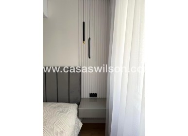 Sale - Apartment - Torrevieja - Paseo maritimo