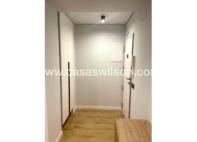 Sale - Apartment - Torrevieja - Paseo maritimo