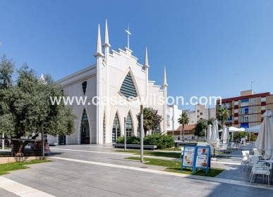 Sale - Apartment - Torrevieja - Paseo maritimo