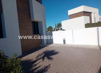 Sale - Villa - Algorfa - La Finca Golf