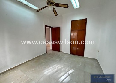 Sale - Apartment - Torrevieja - Centro