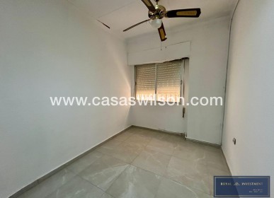 Sale - Apartment - Torrevieja - Centro