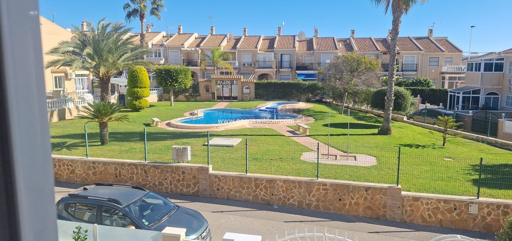 Sale - Townhouse - Torrevieja - Aguas Nuevas