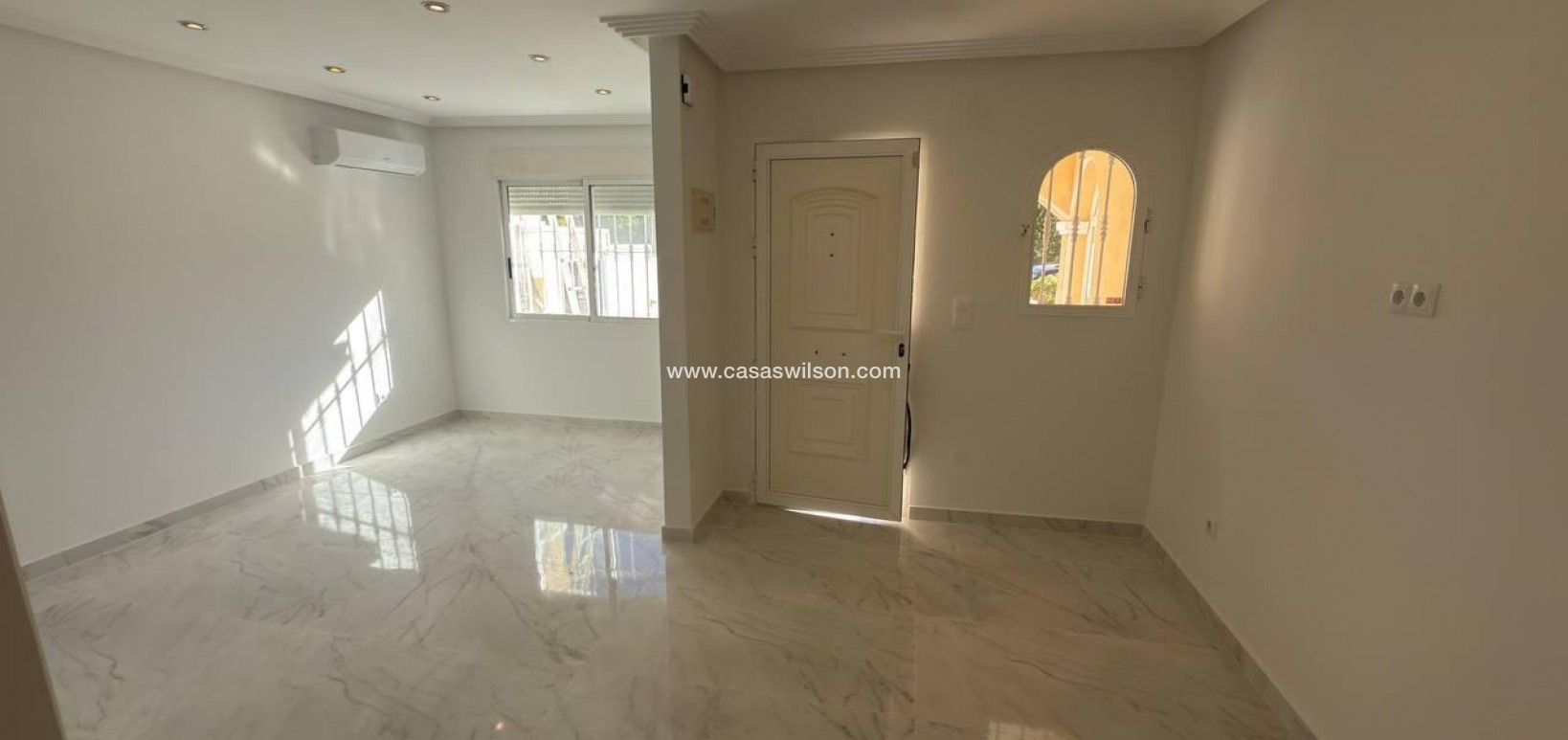 Sale - Townhouse - Torrevieja - Aguas Nuevas