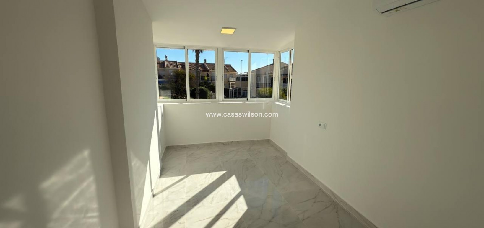 Sale - Townhouse - Torrevieja - Aguas Nuevas
