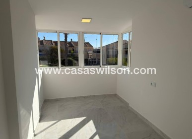 Sale - Townhouse - Torrevieja - Aguas Nuevas