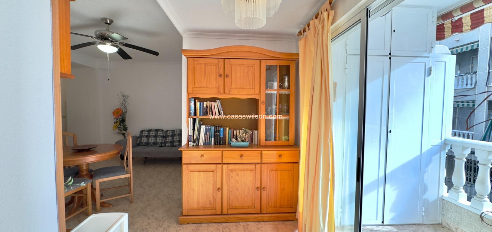 Sale - Apartment - Torrevieja - Centro