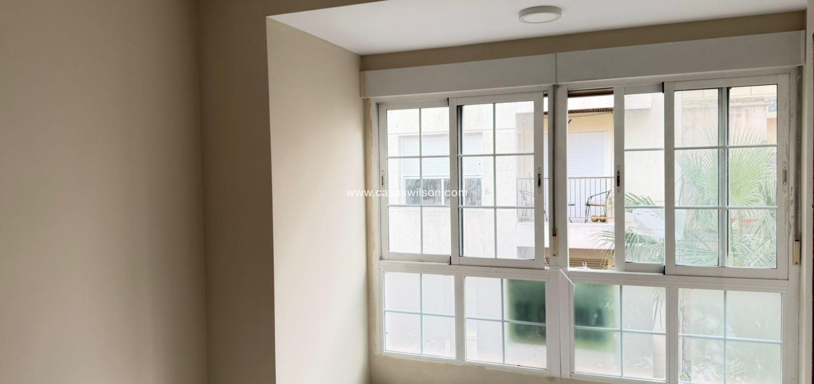 Sale - Apartment - Torrevieja - Centro