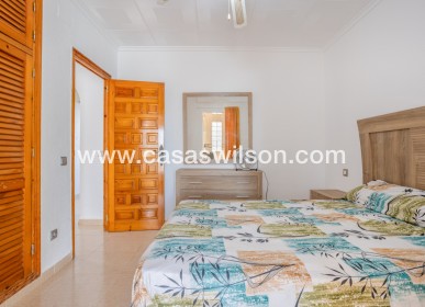 Sale - Villa - Torrevieja - Urbanización San Luis