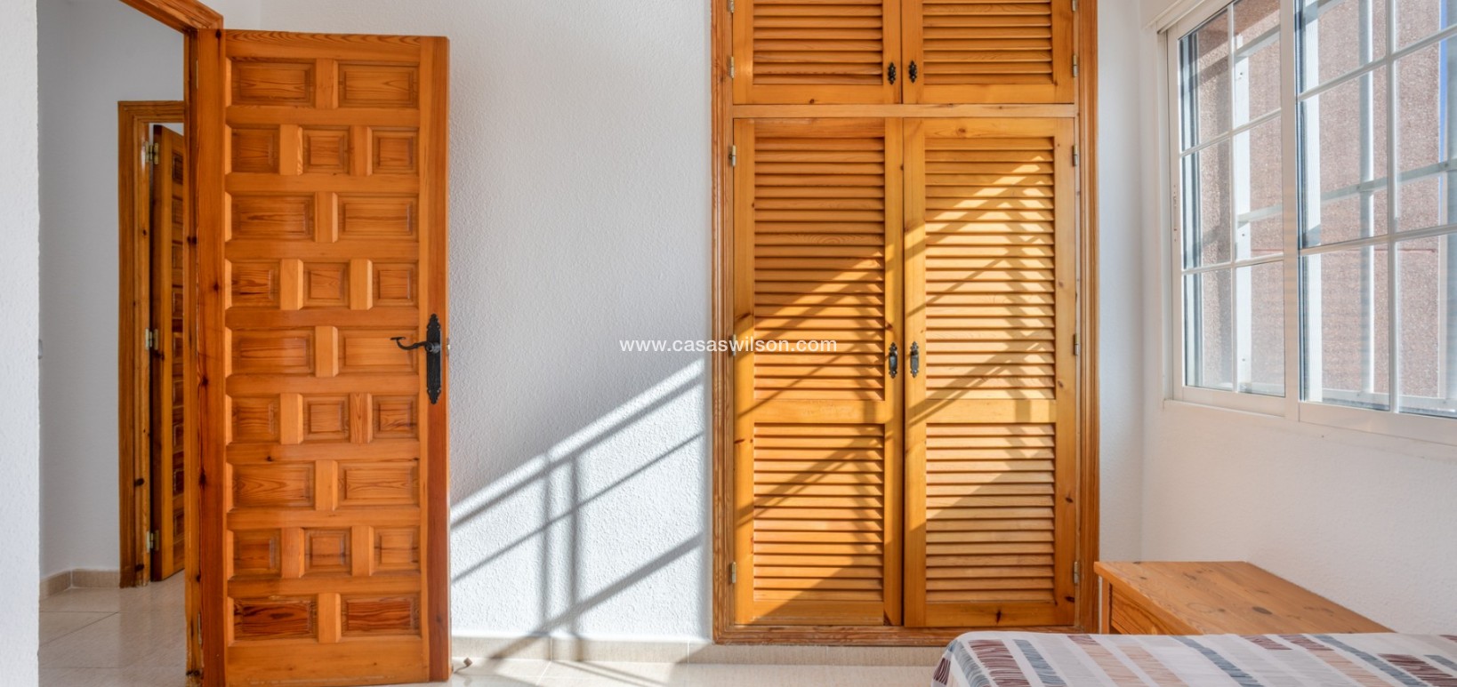 Sale - Villa - Torrevieja - Urbanización San Luis