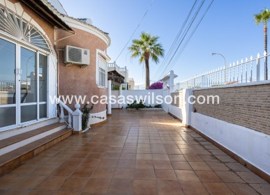 Sale - Villa - Torrevieja - Urbanización San Luis