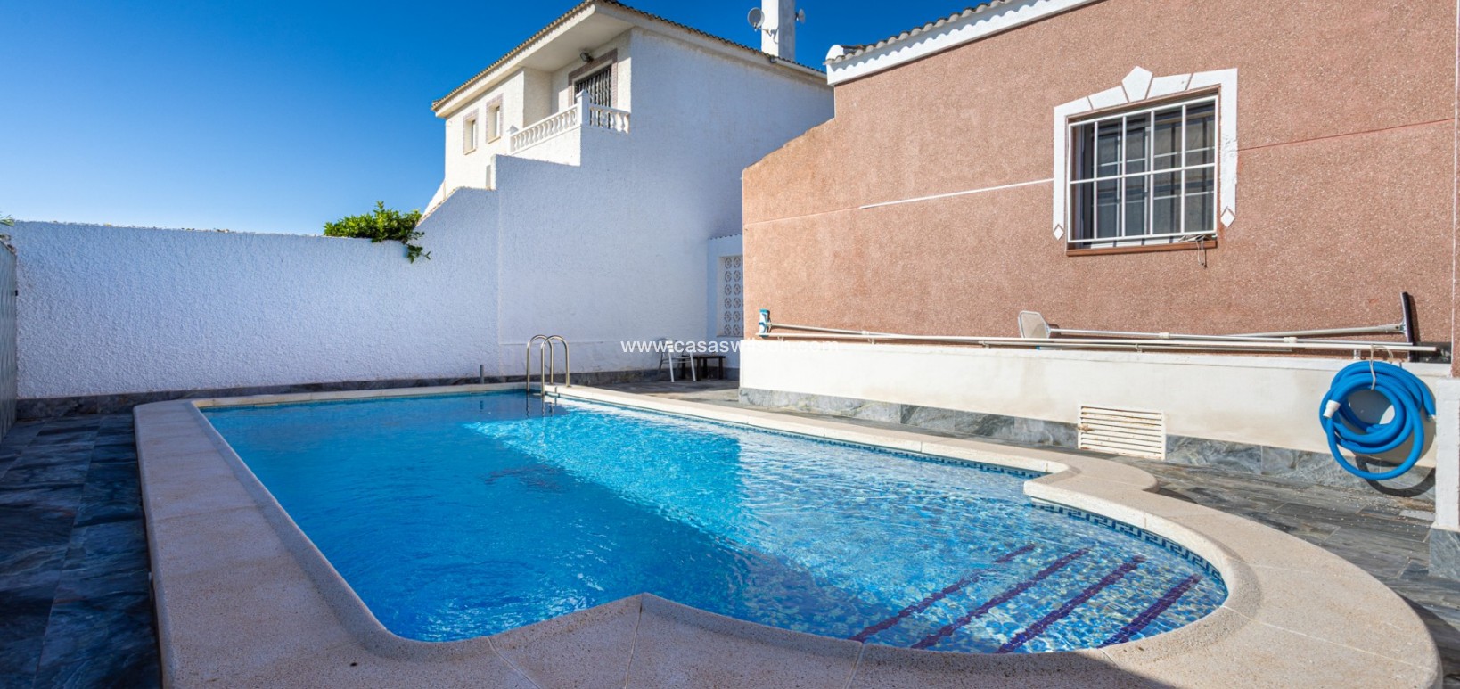 Sale - Villa - Torrevieja - Urbanización San Luis