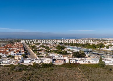 Sale - Villa - Torrevieja - Urbanización San Luis