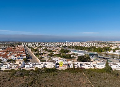 Sale - Villa - Torrevieja - Urbanización San Luis