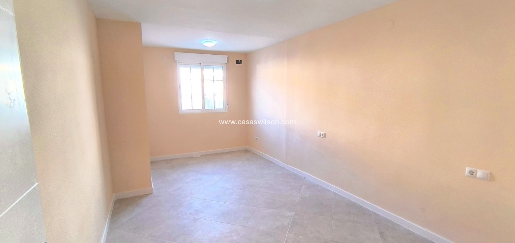 Sale - Bungalow - Torrevieja - El chaparral