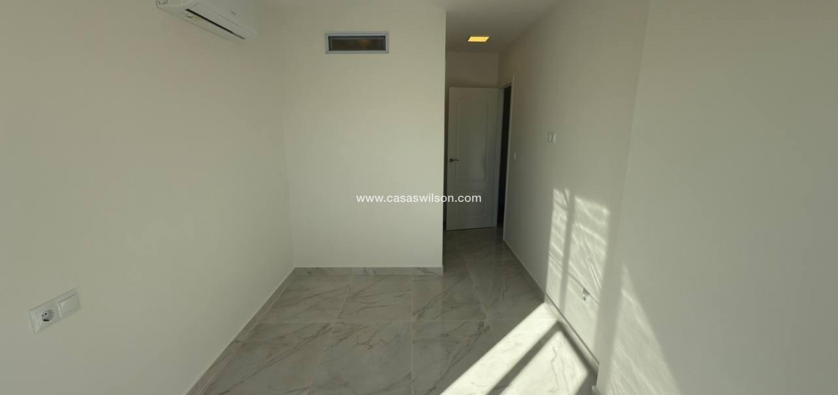 Sale - Townhouse - Torrevieja - Aguas Nuevas