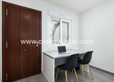 Sale - Bungalow - Torrevieja - Costa Blanca