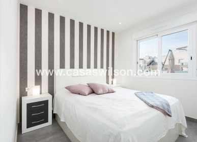 Sale - Bungalow - Torrevieja - Costa Blanca