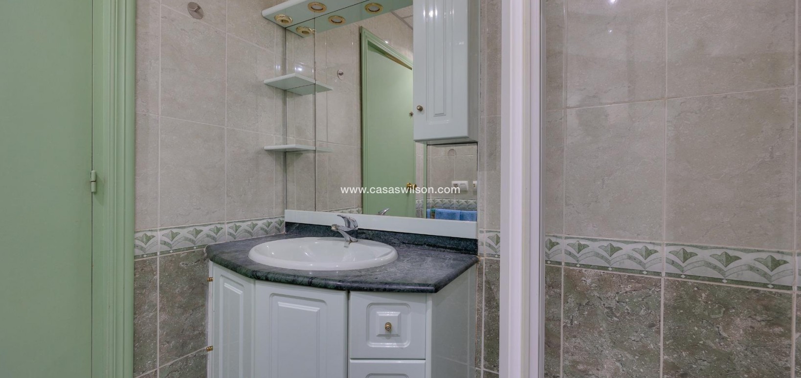 Sale - Bungalow - Torrevieja - La Mata