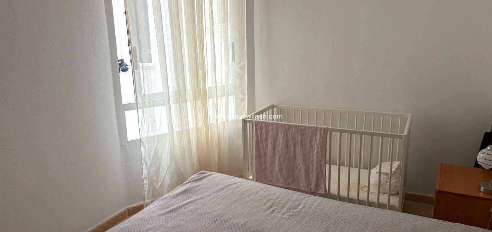 Sale - Apartment - Torrevieja - Centro