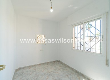 Sale - Townhouse - Torrevieja - Costa Blanca