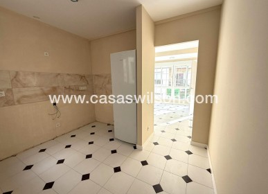 Sale - Apartment - Torrevieja - Centro