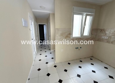 Sale - Apartment - Torrevieja - Centro