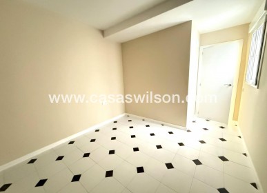 Sale - Apartment - Torrevieja - Centro