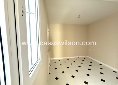 Sale - Apartment - Torrevieja - Centro