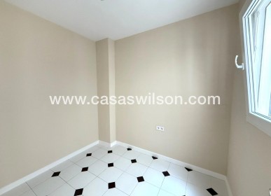 Sale - Apartment - Torrevieja - Centro