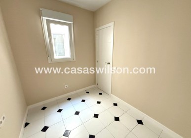 Sale - Apartment - Torrevieja - Centro