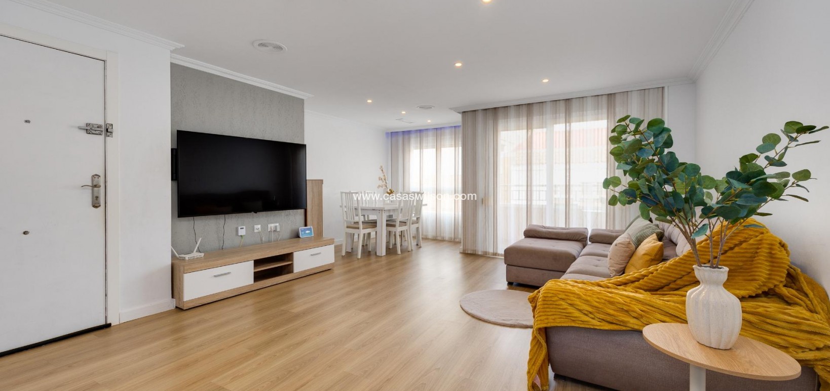 Sale - Apartment - Torrevieja - Centro