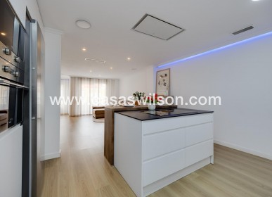 Sale - Apartment - Torrevieja - Centro