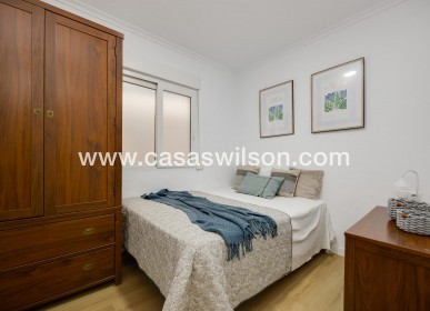 Sale - Apartment - Torrevieja - Centro